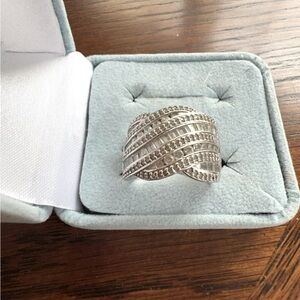 Beautiful cocktail ring💍👑